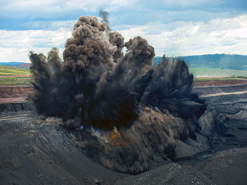 Промышленный взрыв.