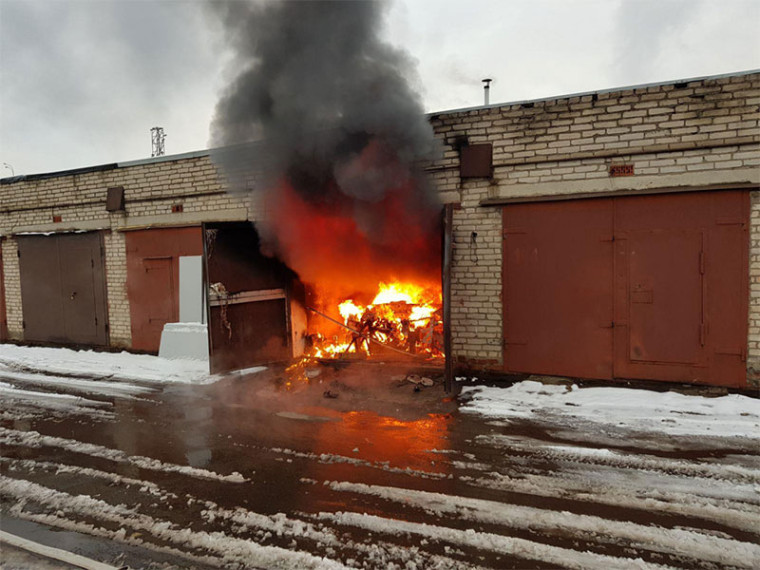 Пожар в гараже. Пожар в гараже.